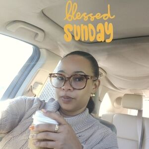 Meet your Posher, Alexia